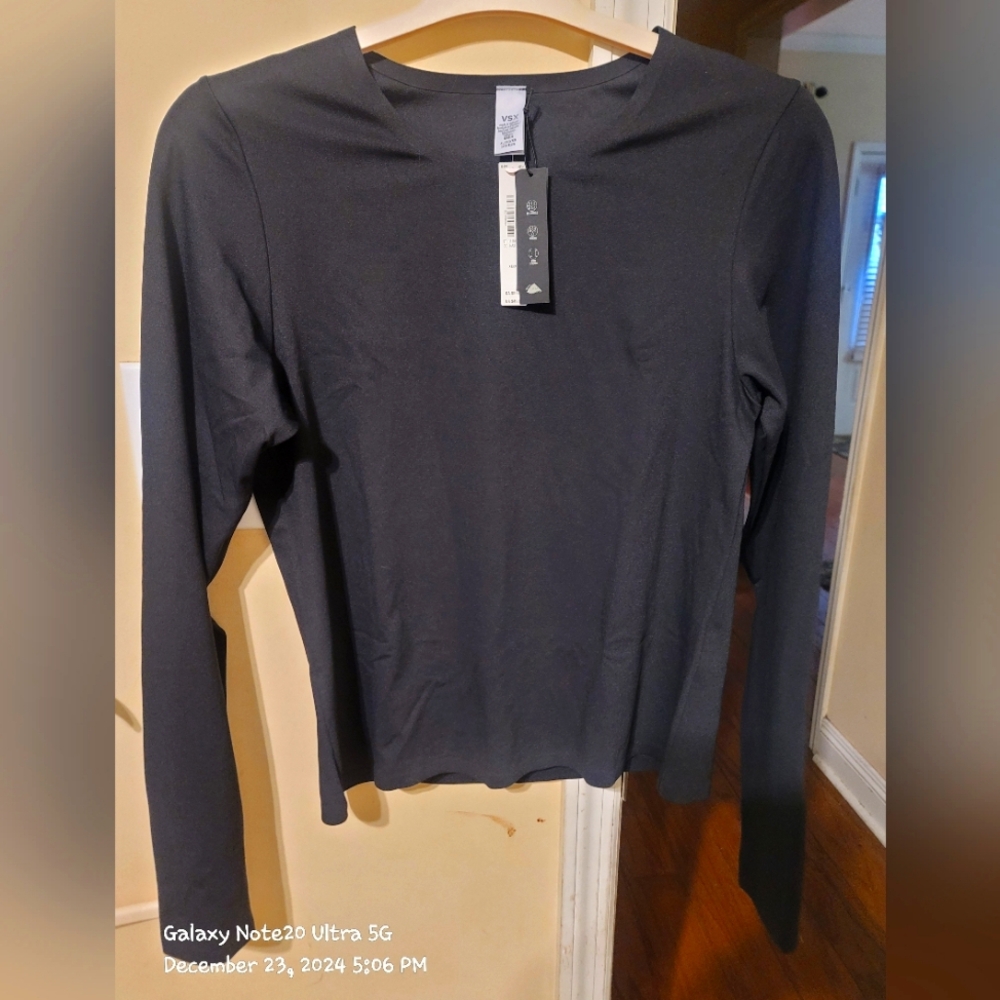 NWT Victoria Secret Black Long Sleeve compression type Top,size Xl w/ thumbholes